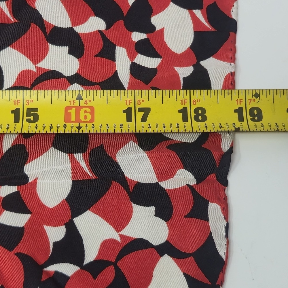 Vintage Silk Pocket Square Scarf 18x18 Hand Rolled Red Black White Camo Italy - Picture 2 of 7